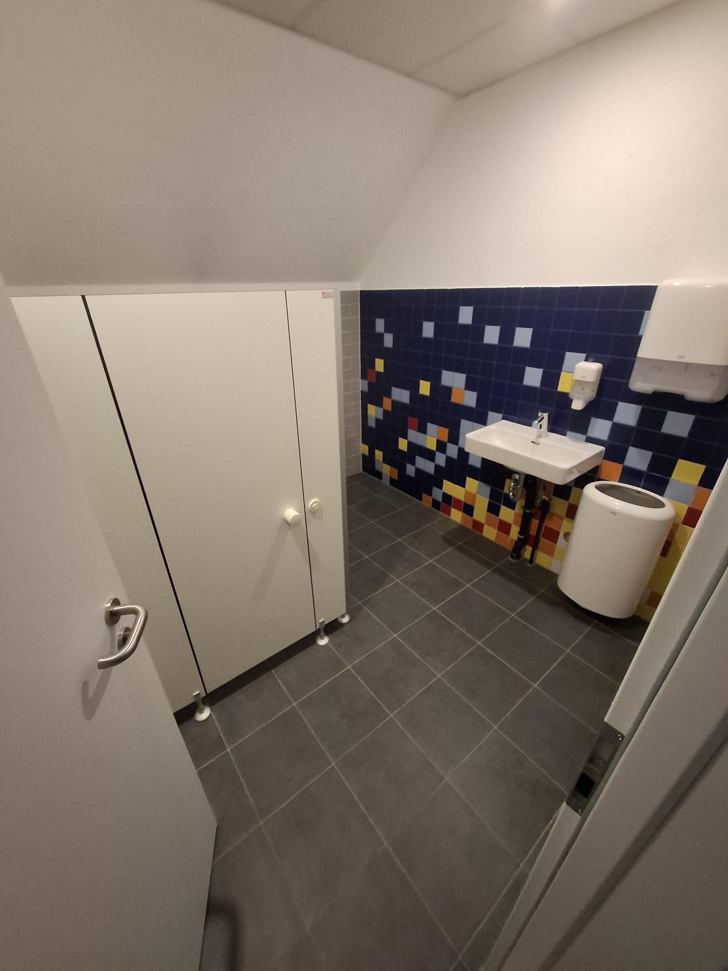 Fliesenarbeiten Gewerbe – Ausbauarbeiten im Objektbau